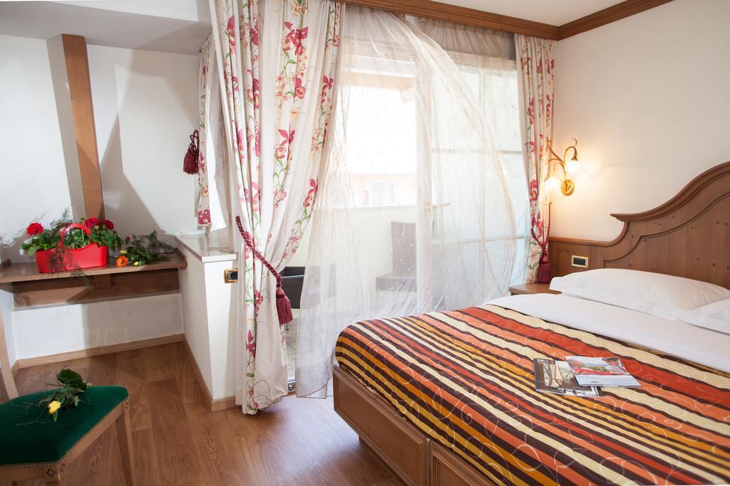 Hotel Comfort Erica Dolomiti Val D'Adige Salorno Luaran gambar