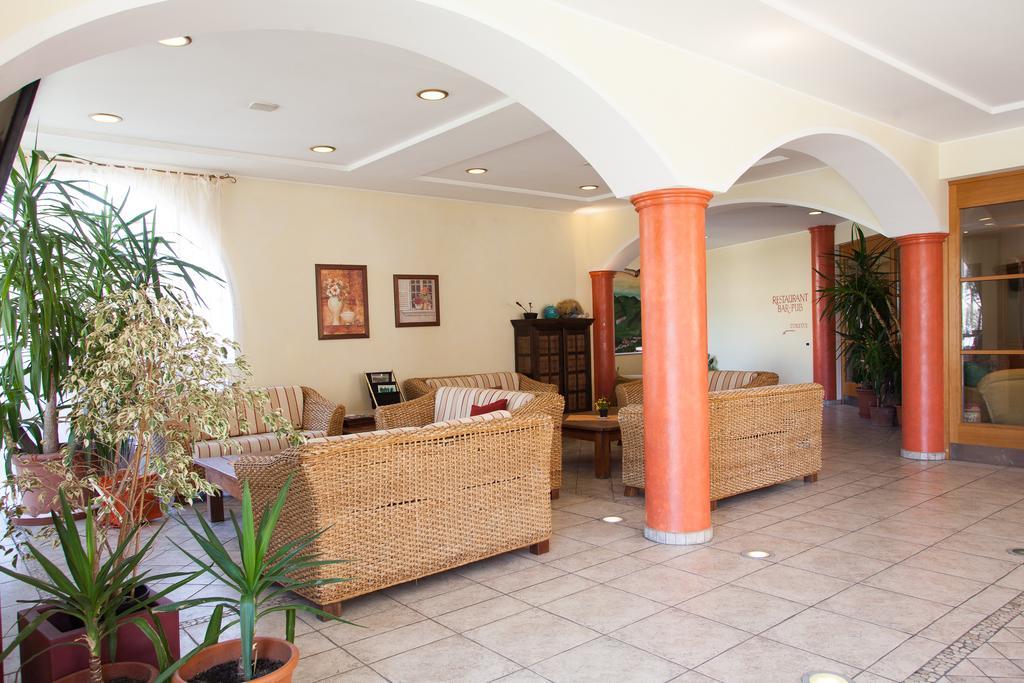 Hotel Comfort Erica Dolomiti Val D'Adige Salorno Luaran gambar